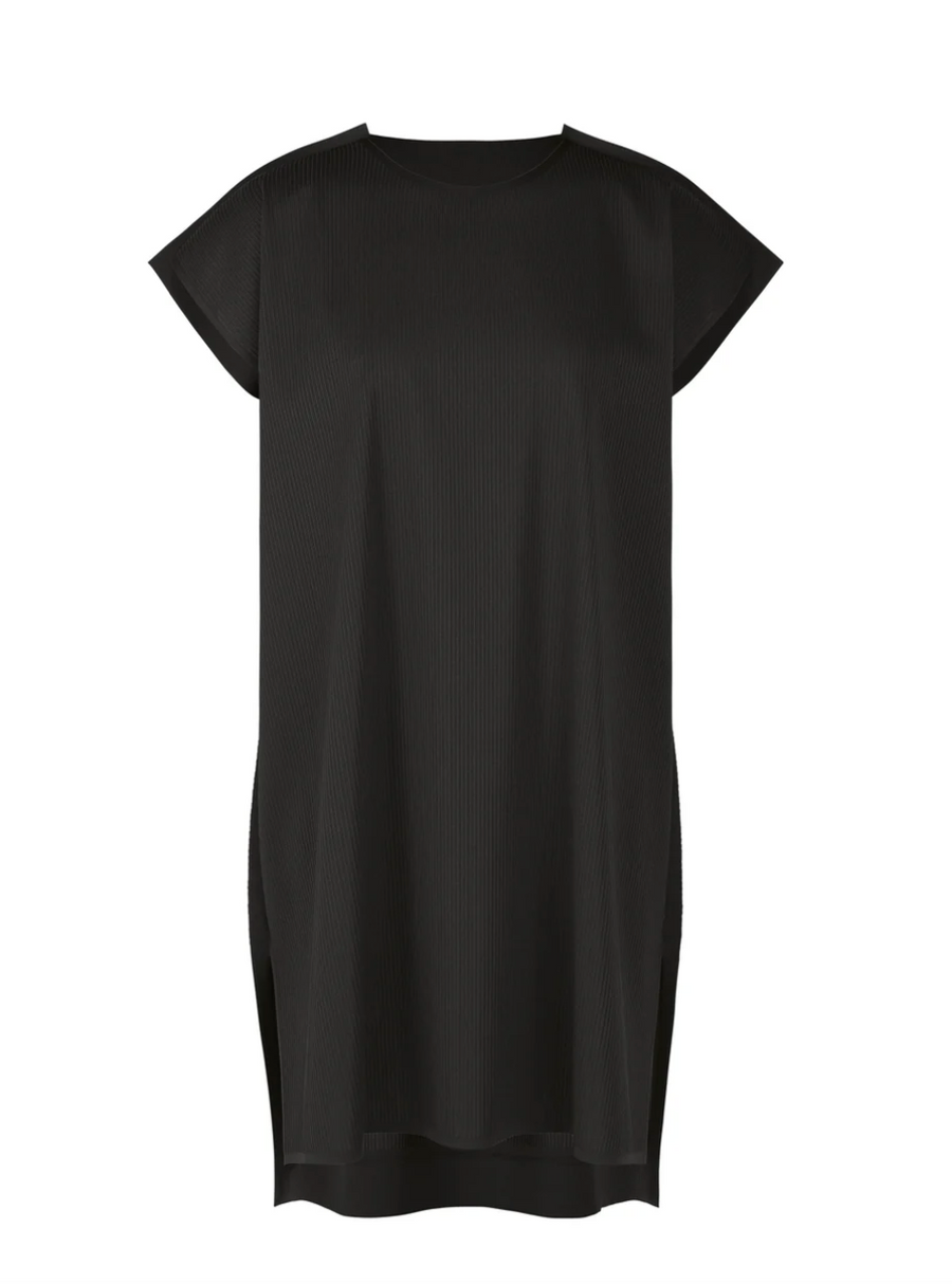 A-POC Form Tunic in Black by Pleats Please Issey Miyake – Idlewild