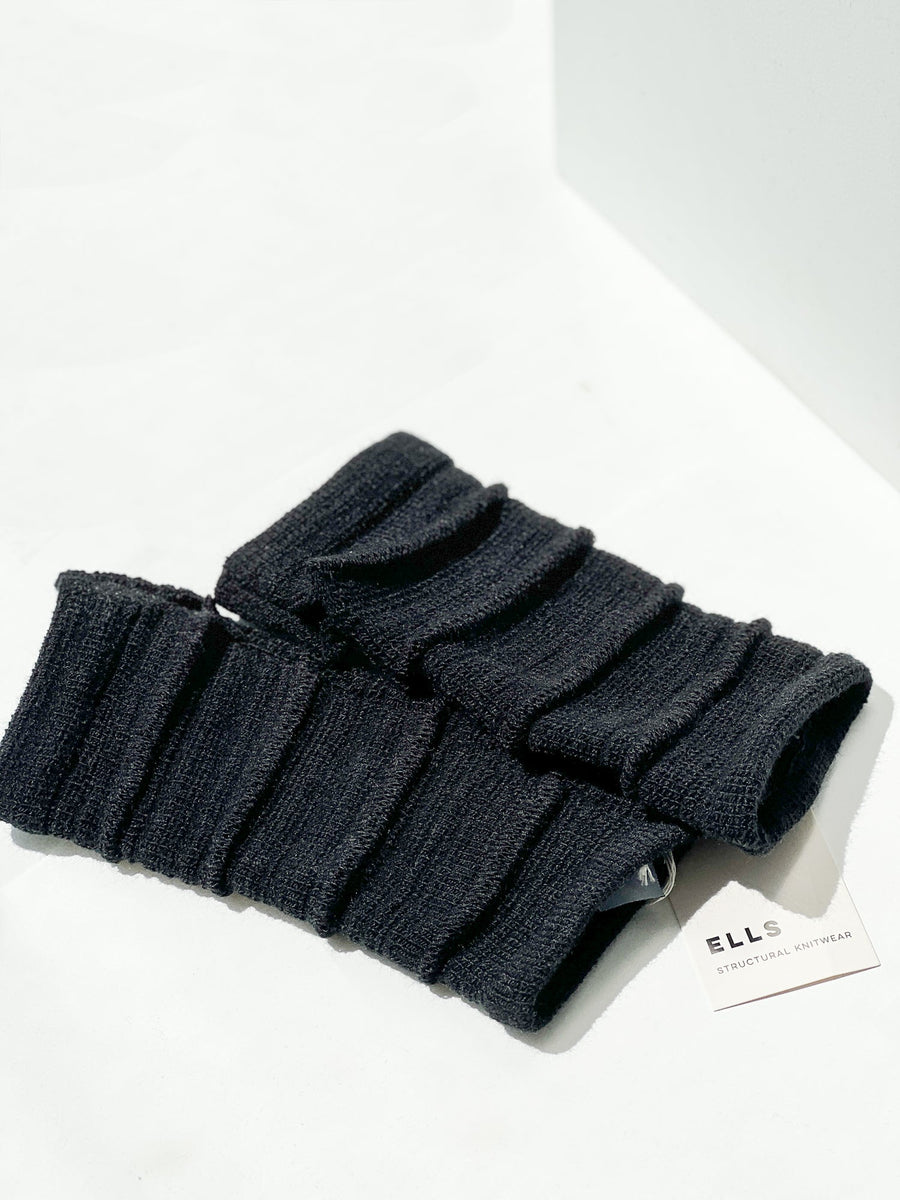 Arm Warmers in Black by ELLS Knitwear