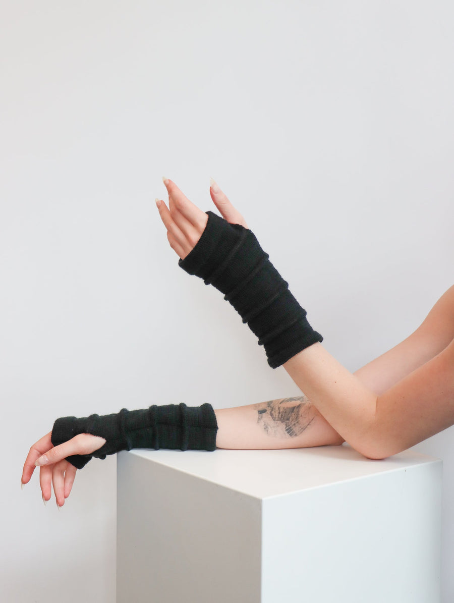 Arm Warmers in Black by ELLS Knitwear