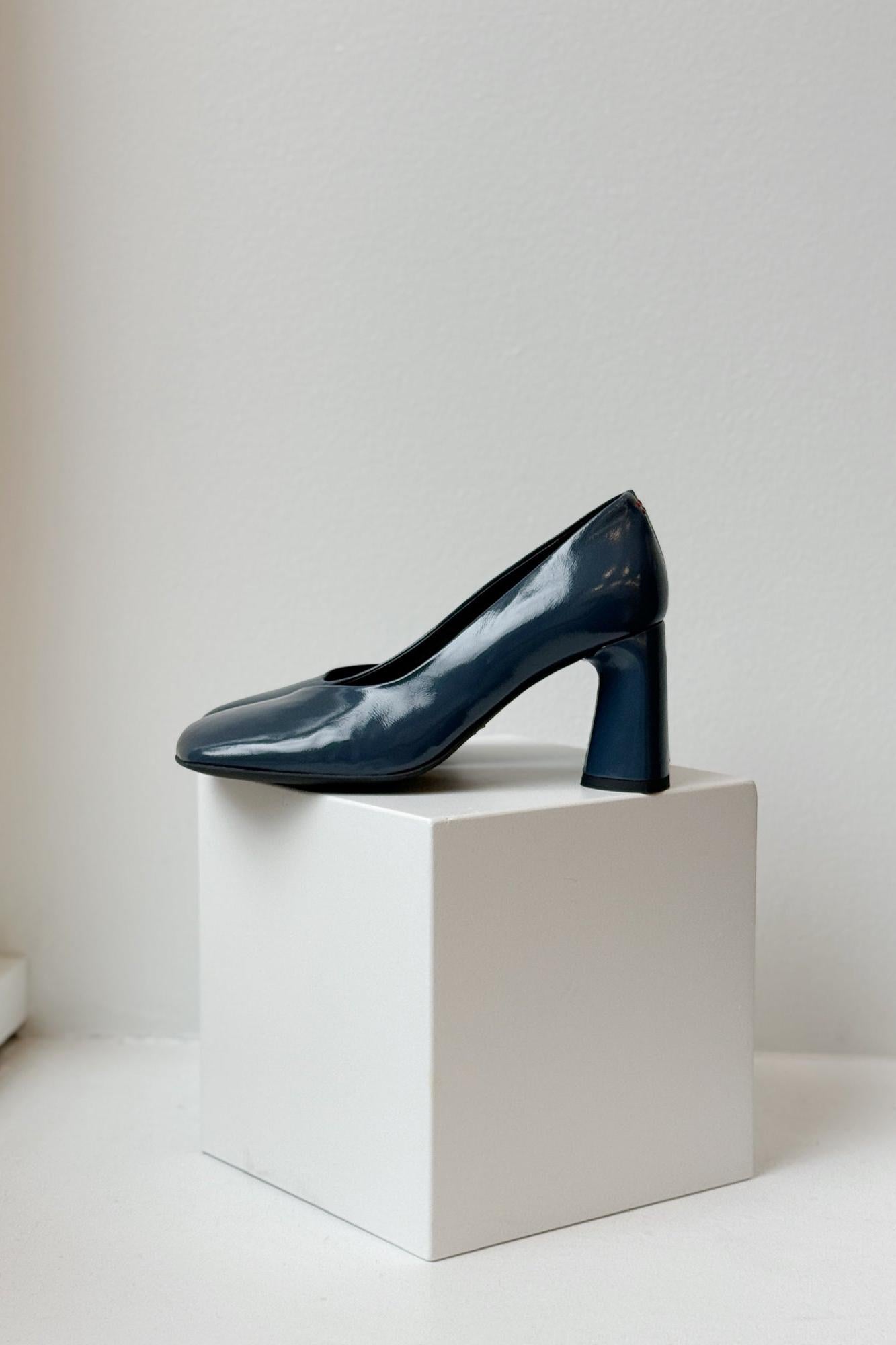 Dotty Heel in Glaze Orione by Halmanera-Halmanera-Idlewild