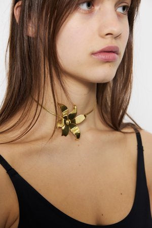 Evie Flower Necklace in Gold by Eyland-Jewelry-Eyland-Idlewild