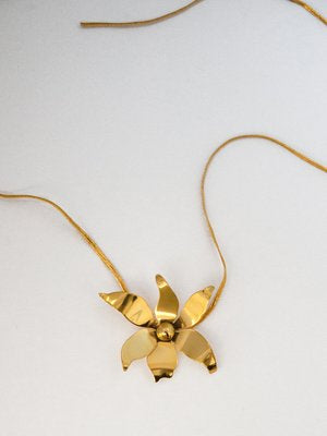 Evie Flower Necklace in Gold by Eyland-Jewelry-Eyland-Idlewild