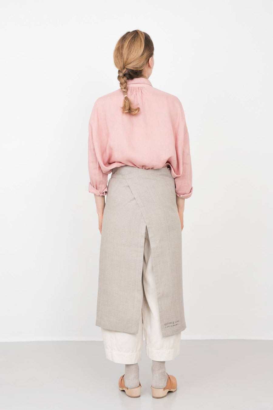 Linen Garcon Apron in Natural by Fog Linen Work