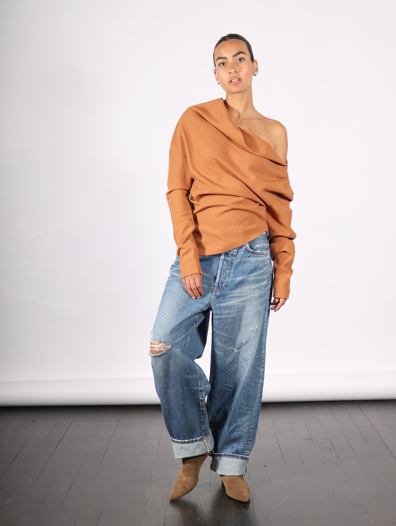 Off-Shoulder-Asymmetric-Top-in