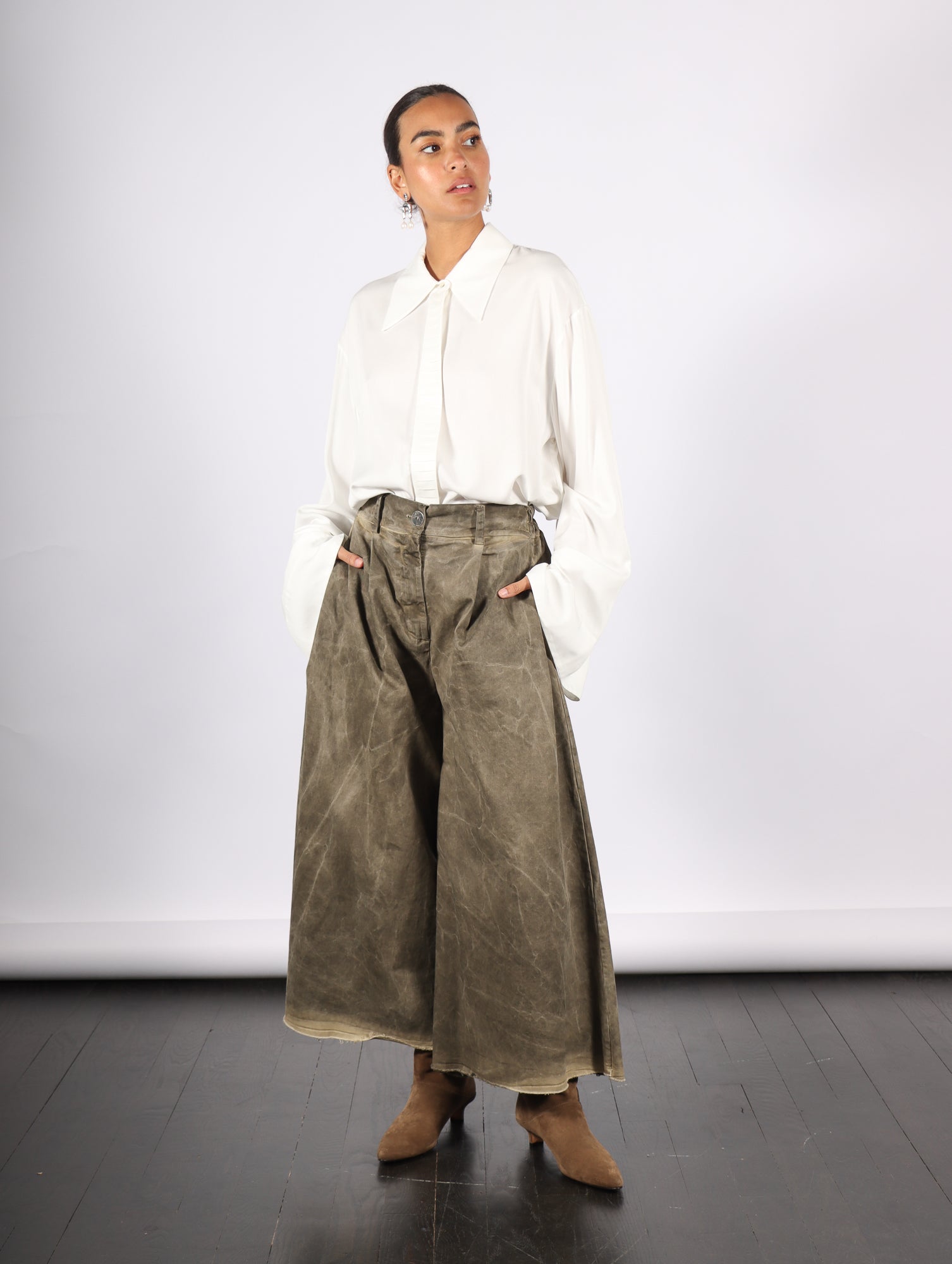 Pointed Collar Blouse in White by KM by Lange – Idlewild