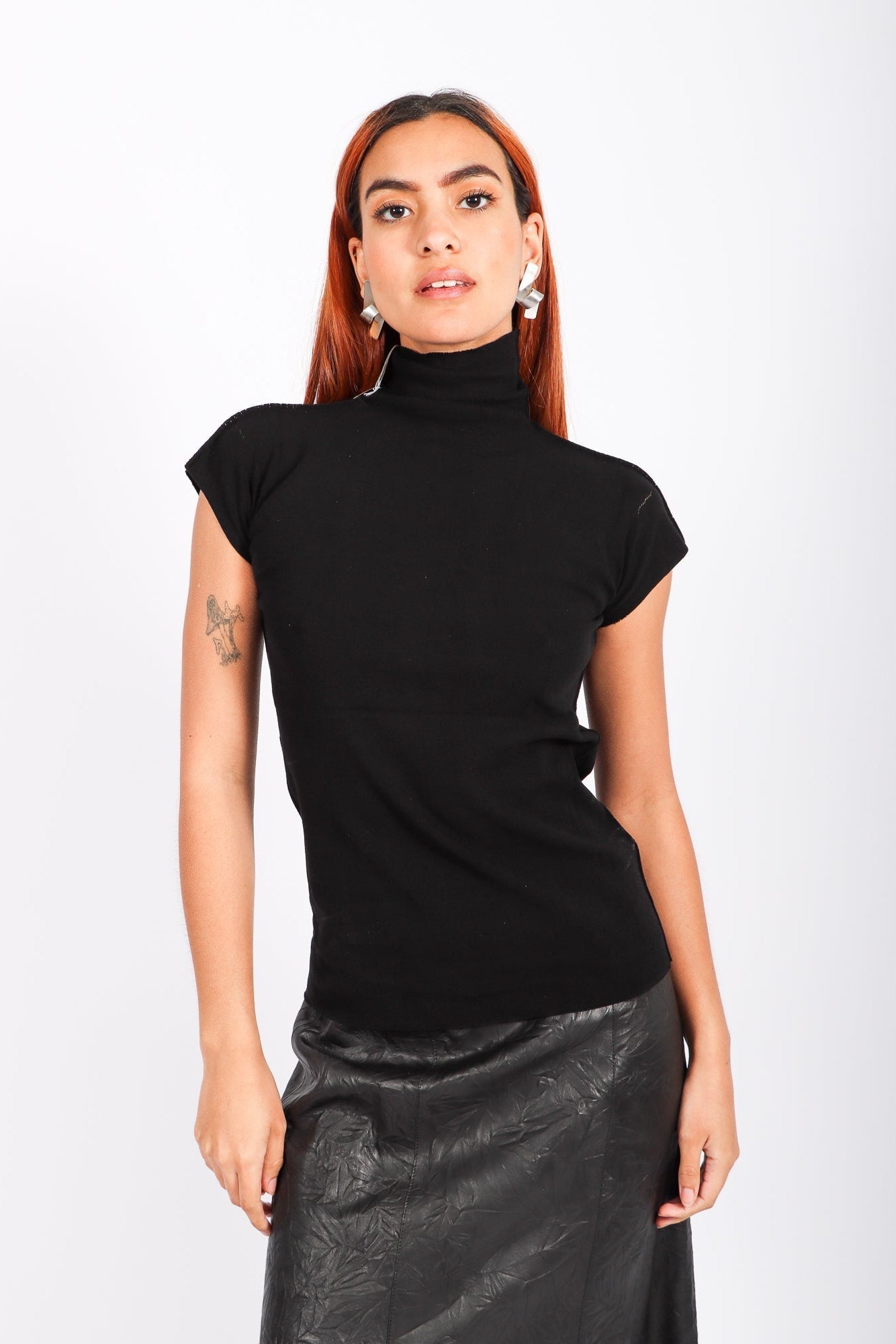 Short Sleeve Cotton Baguette in Black by Issey Miyake