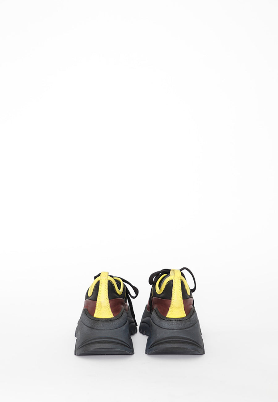 Low Top Sneakers in Nero Kombi by Lofina-Idlewild